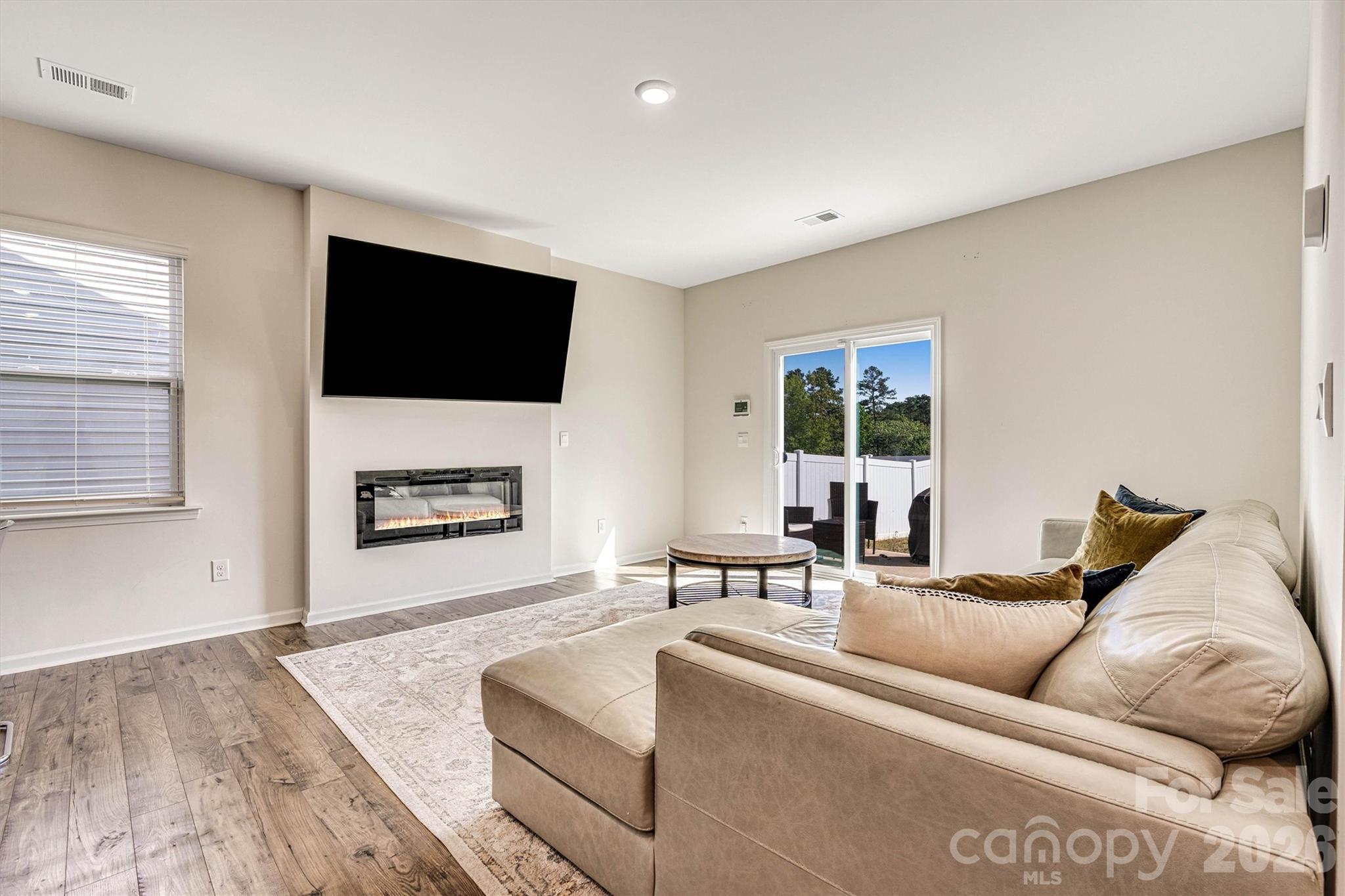 1241 37th Avenue Lane NE