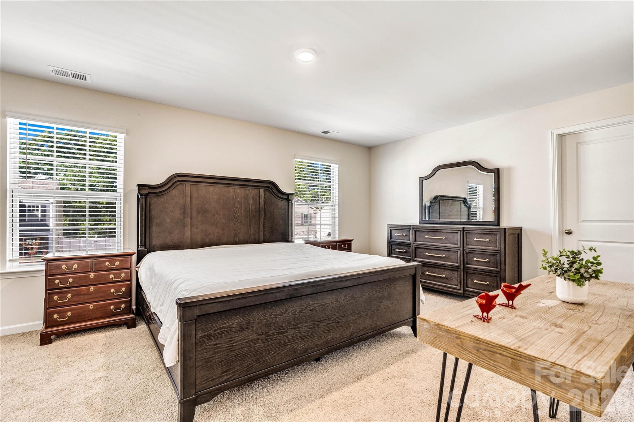 1241 37th Avenue Lane NE