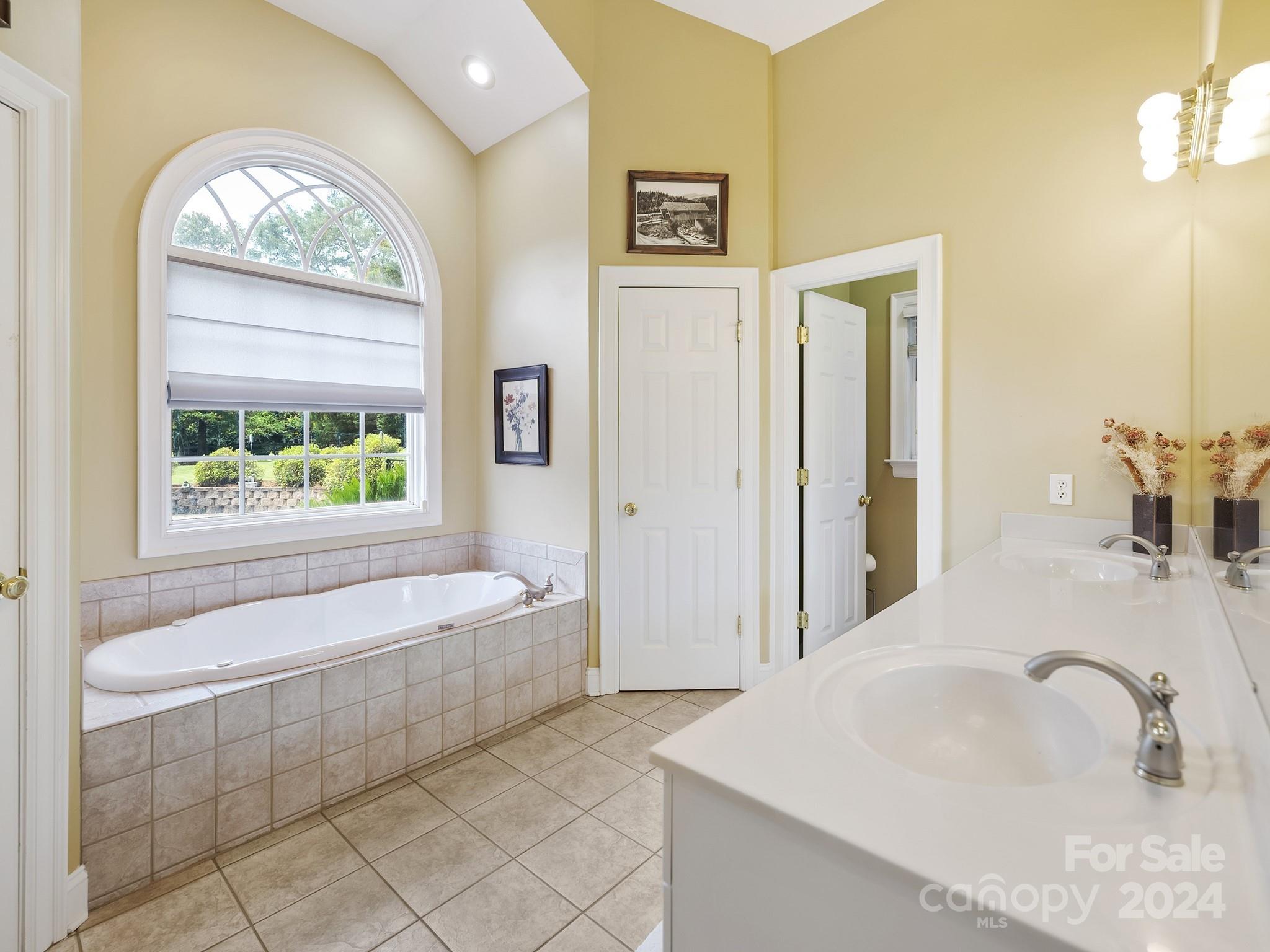 Ivy Woods - Residential