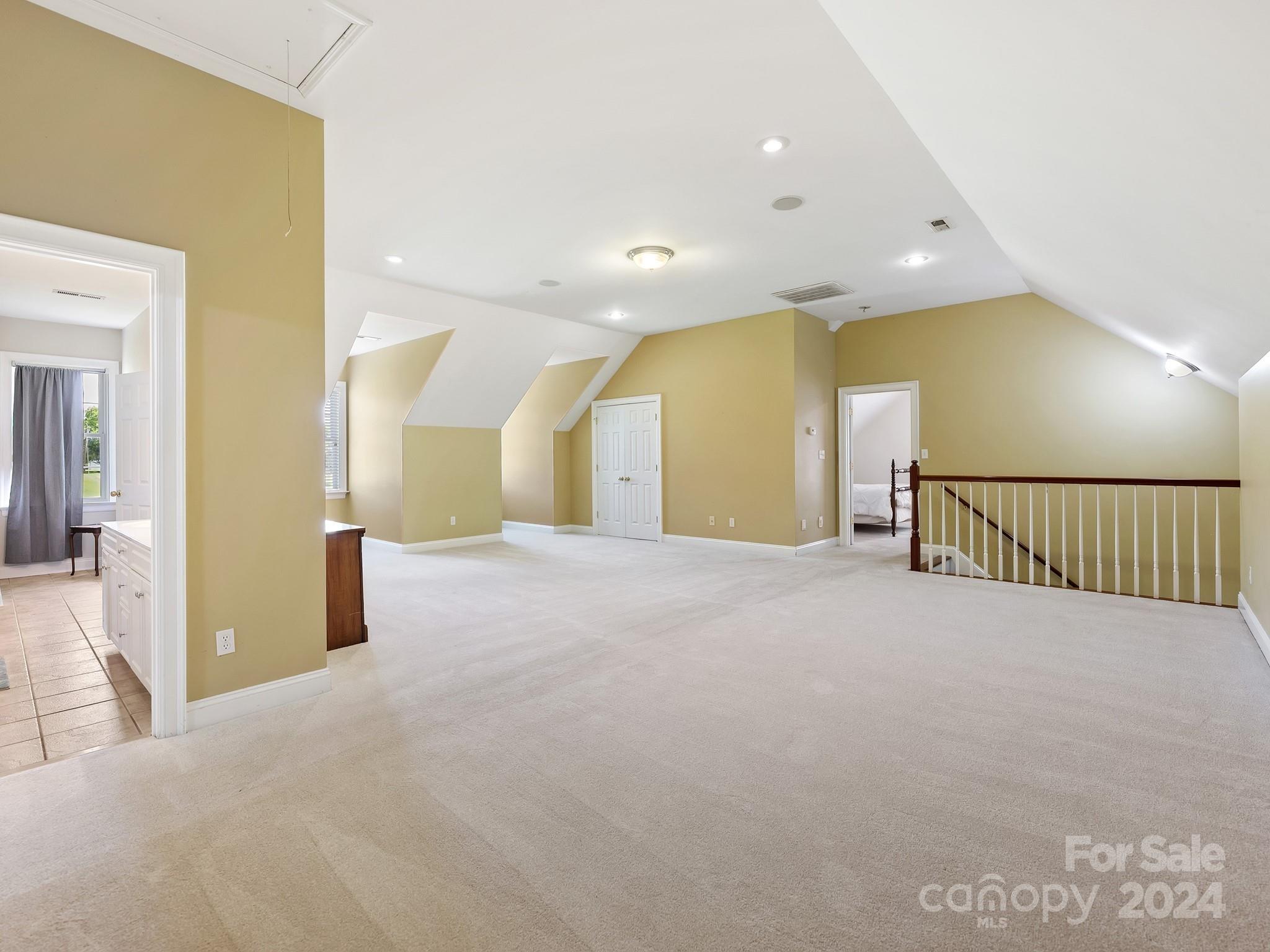 Ivy Woods - Residential