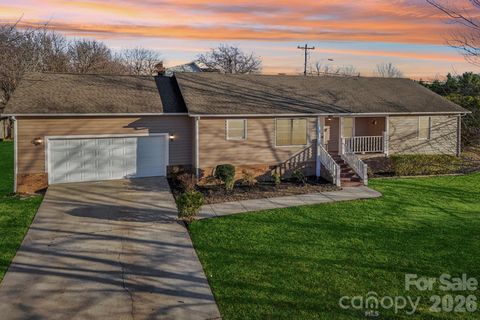 Photo of 11000 Mallard Crossing Drive, Charlotte, NC 28262 (MLS # 4333999)