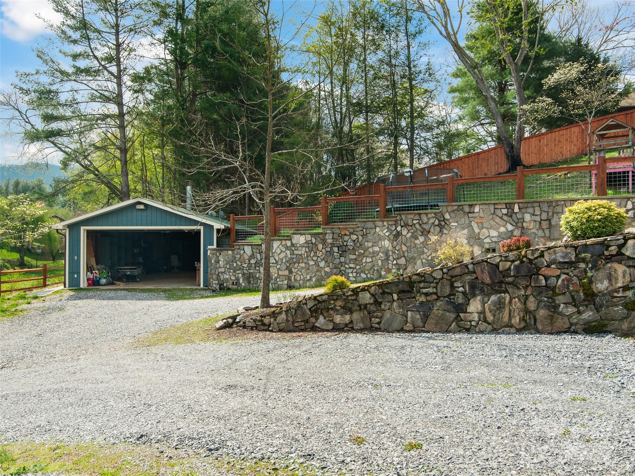 L & E Meadows - Residential