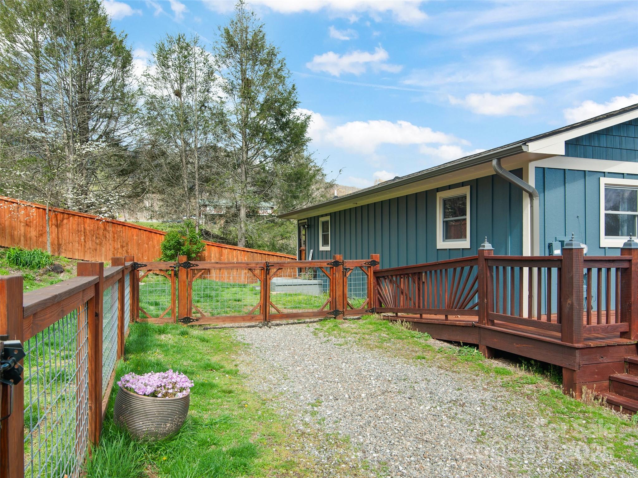 L & E Meadows - Residential