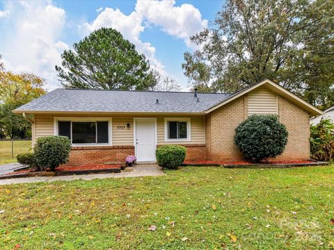 3323 Cedarhurst Drive Charlotte NC 28269