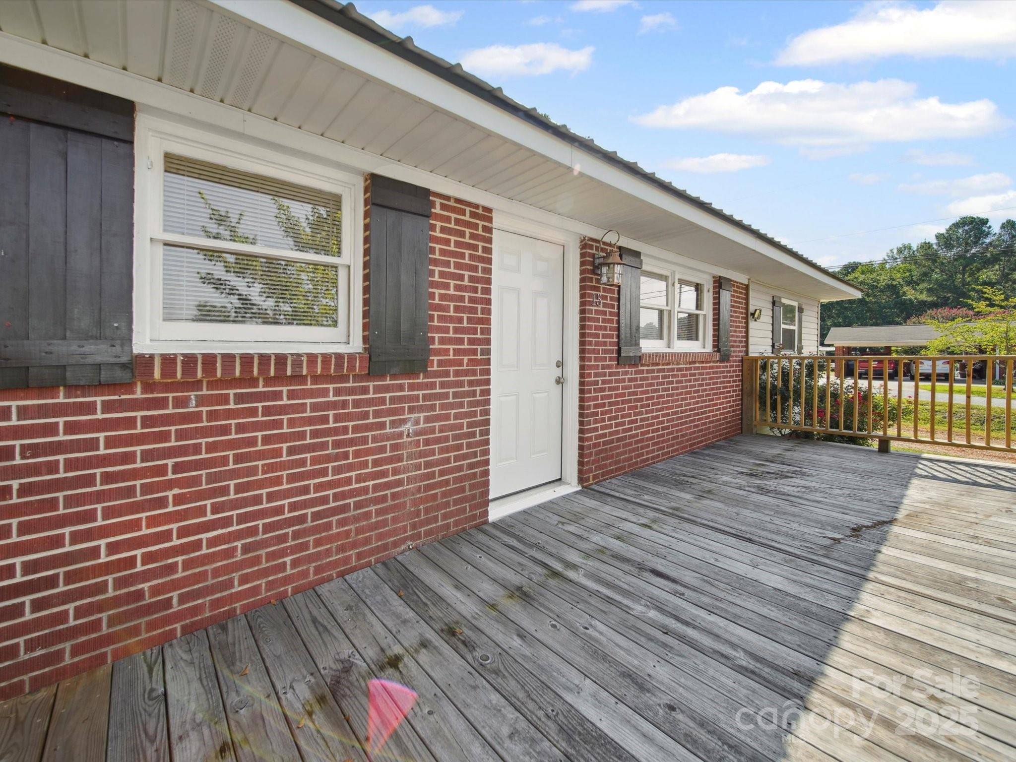 15 Woodland Drive