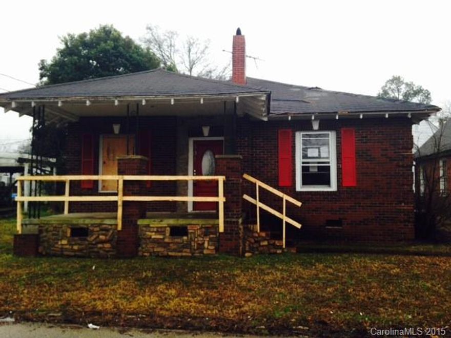 Situated in the town of Chester this is a great investor special!  2 bedroom 1 bath with a fenced in lot.  Bank of America, N.A. (the 'Bank') associates and or Bank associates, household members, and HTS business partners of the Bank, are prohibited from purchasing REO and auctioned REO properties, either owned or serviced by the Bank, whether directly or indirectly.