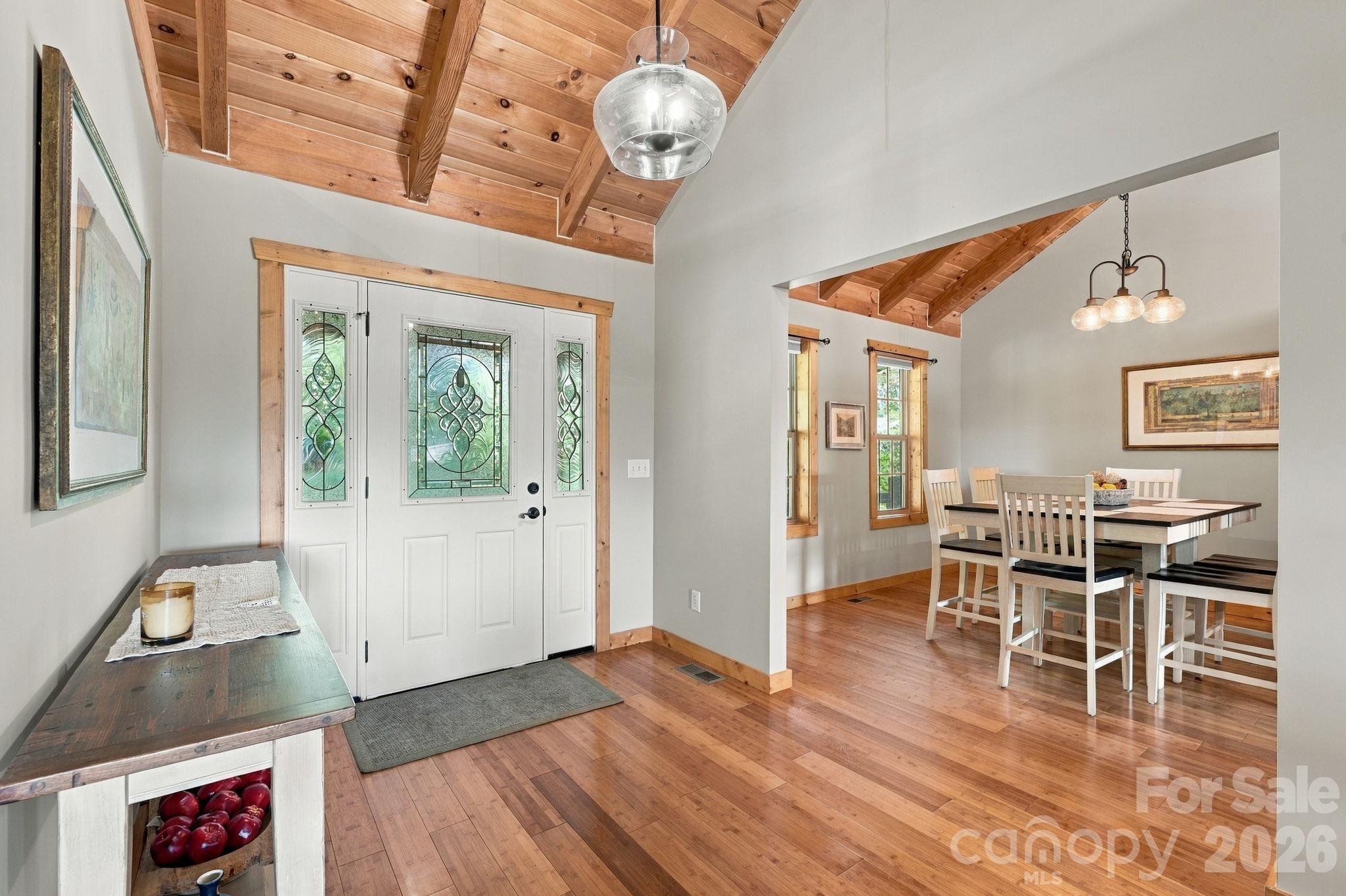 598 Valle Meadows Trail