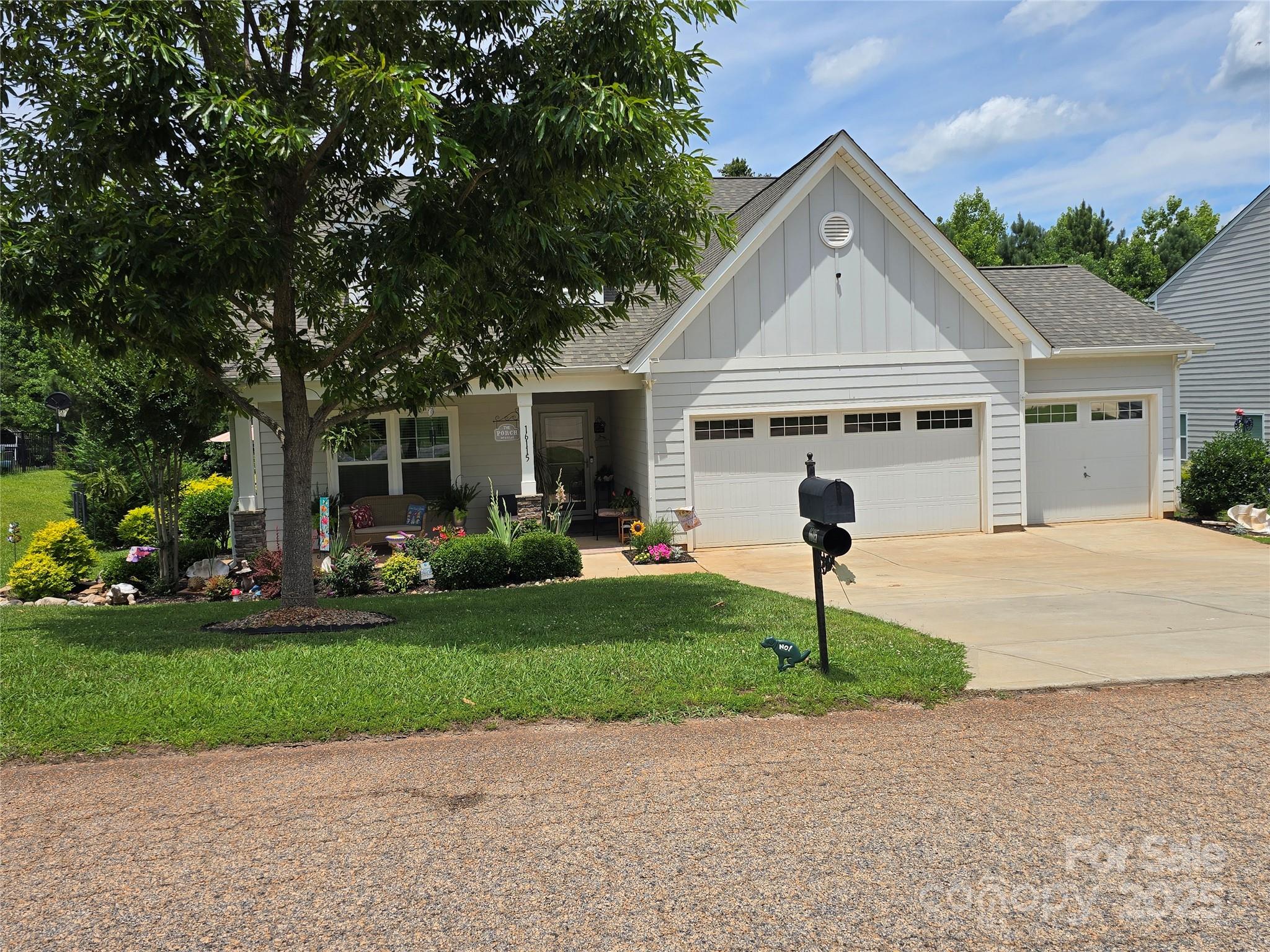 16115 Commodore Drive