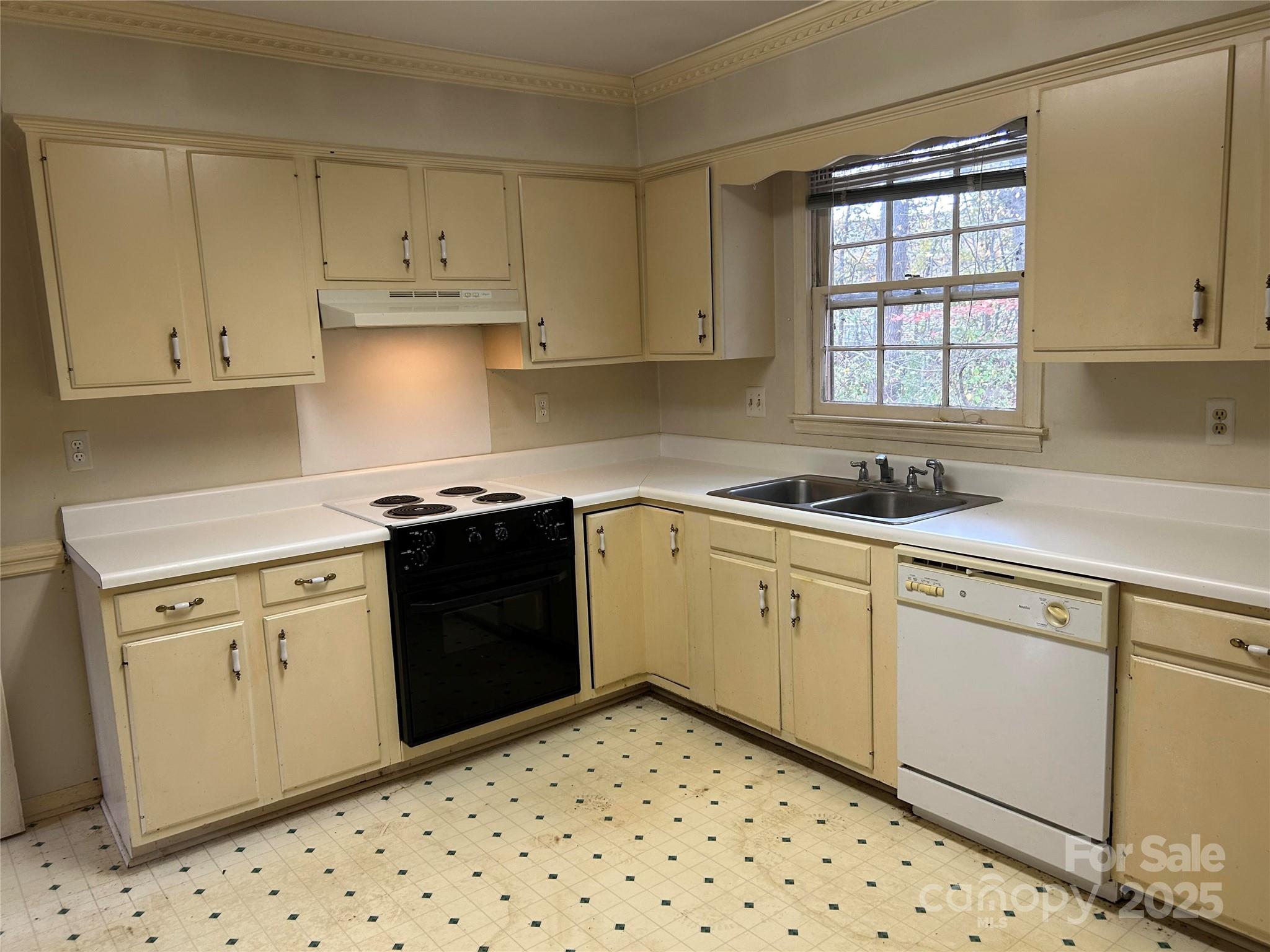 6230 Cross Creek Lane