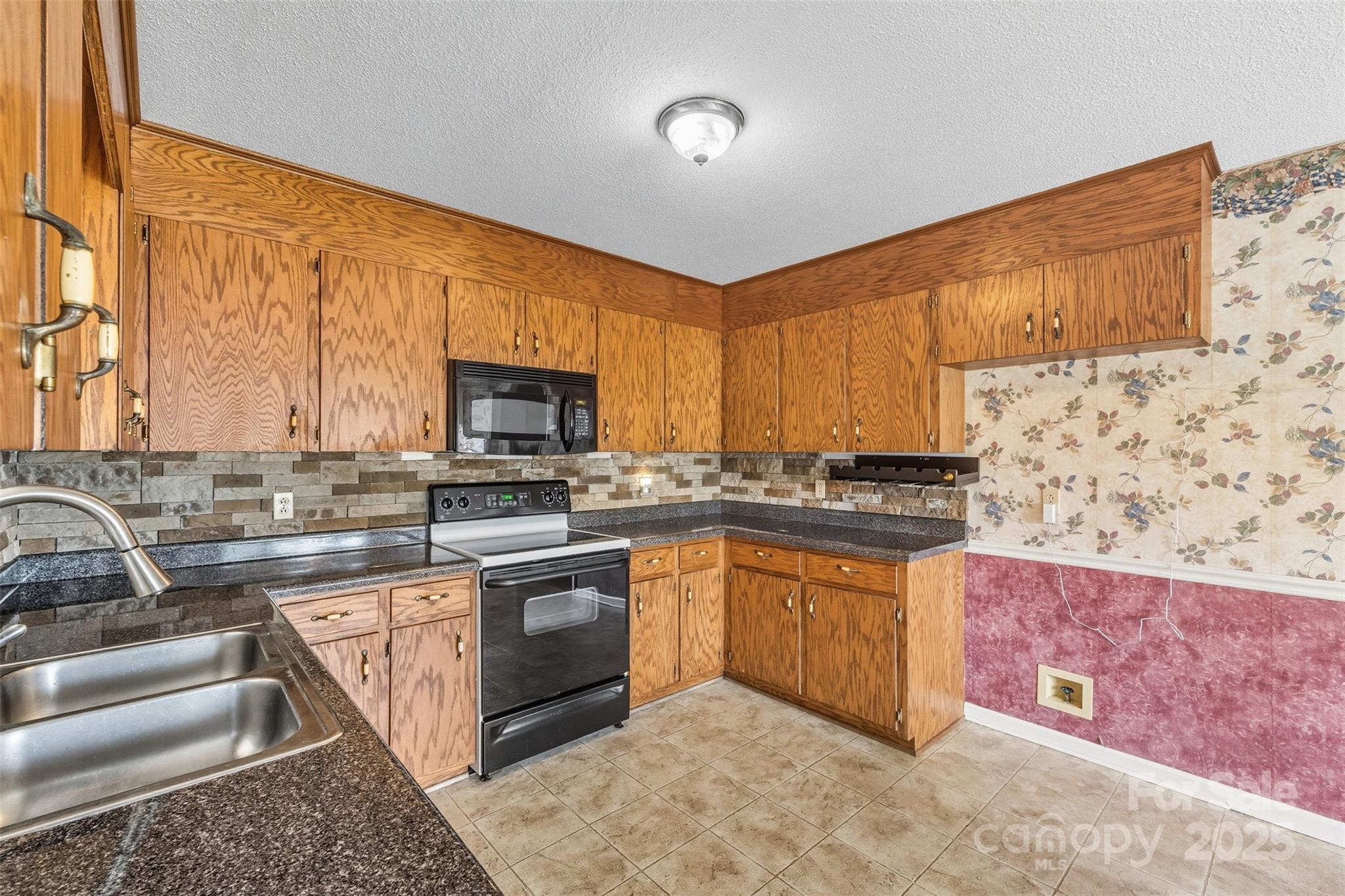 2282 White Pine Court