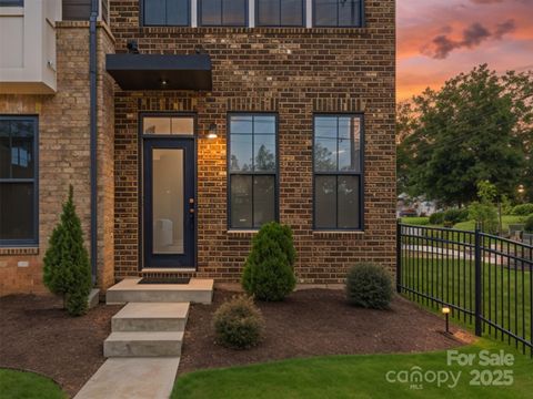 3739 S Tryon Street Charlotte NC 28217