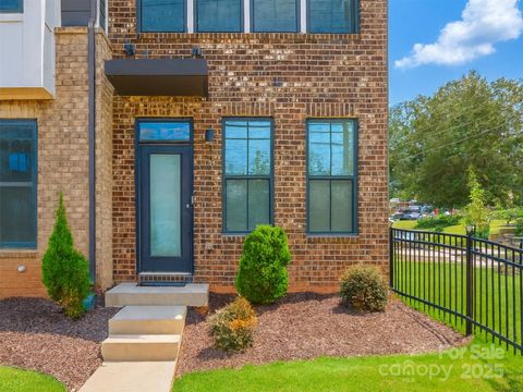 3739 S Tryon Street Charlotte NC 28217