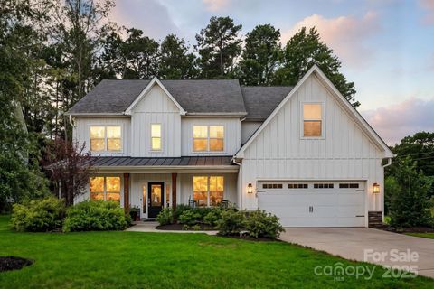 11228 Wooded Saddle Road Charlotte NC 28216