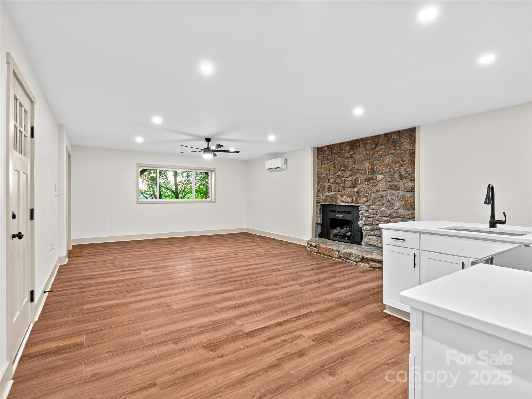 Wolf Laurel - Residential