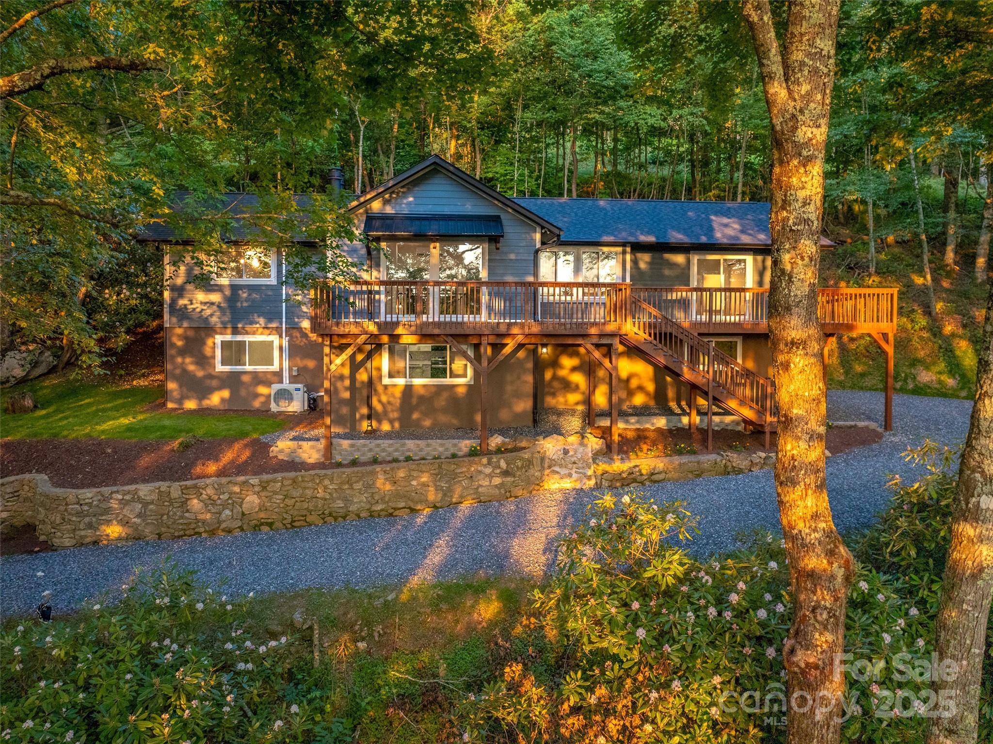 1065 Oak Ridge Lane