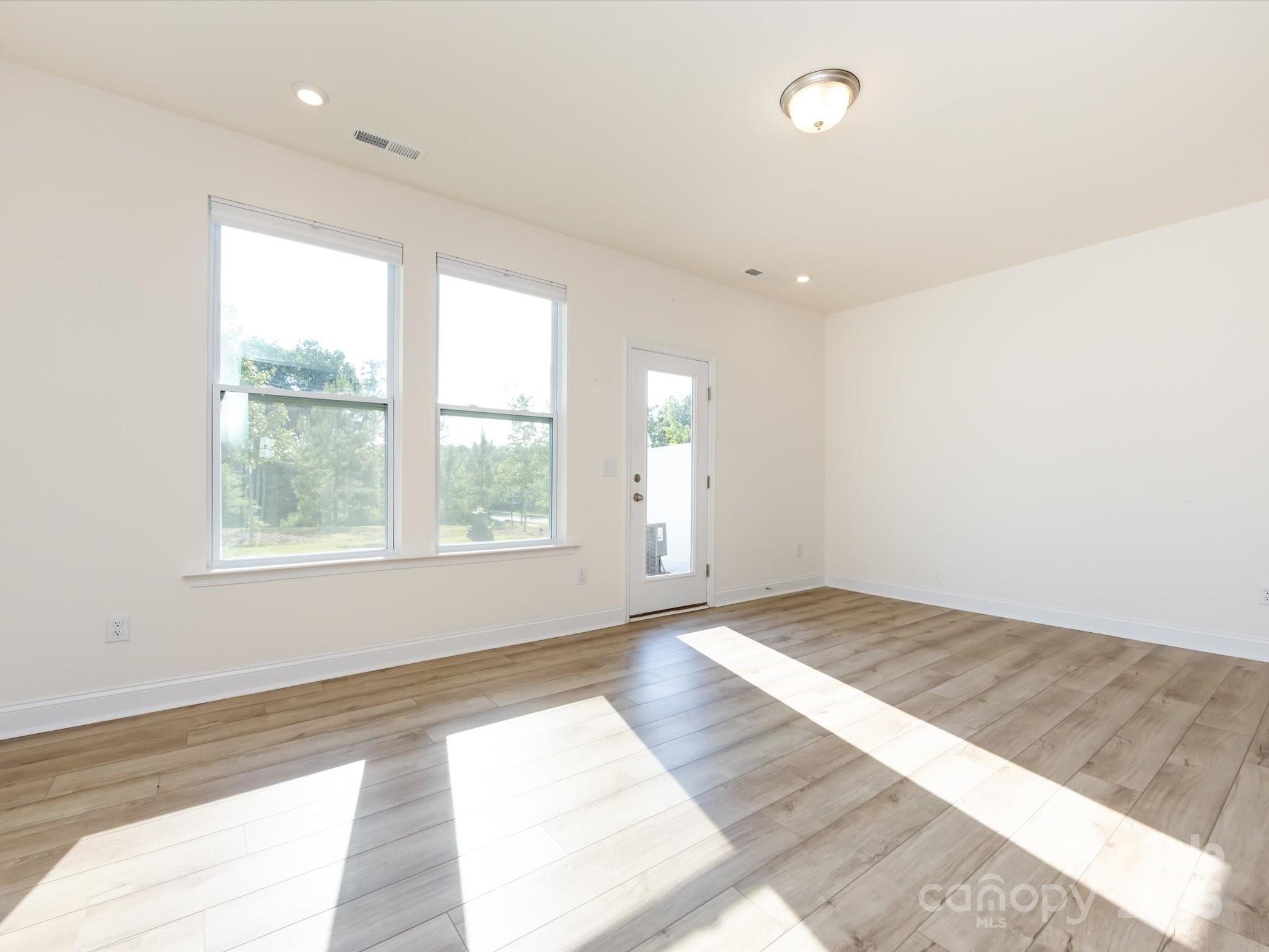 Paddlers Cove - Residential