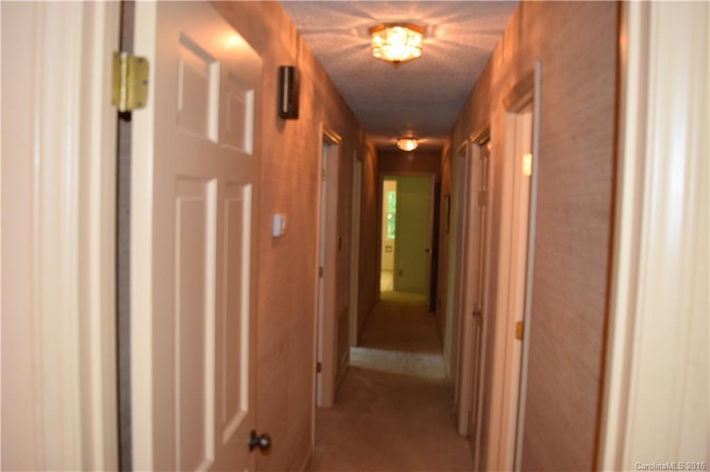 RIVER HILLS - Residential