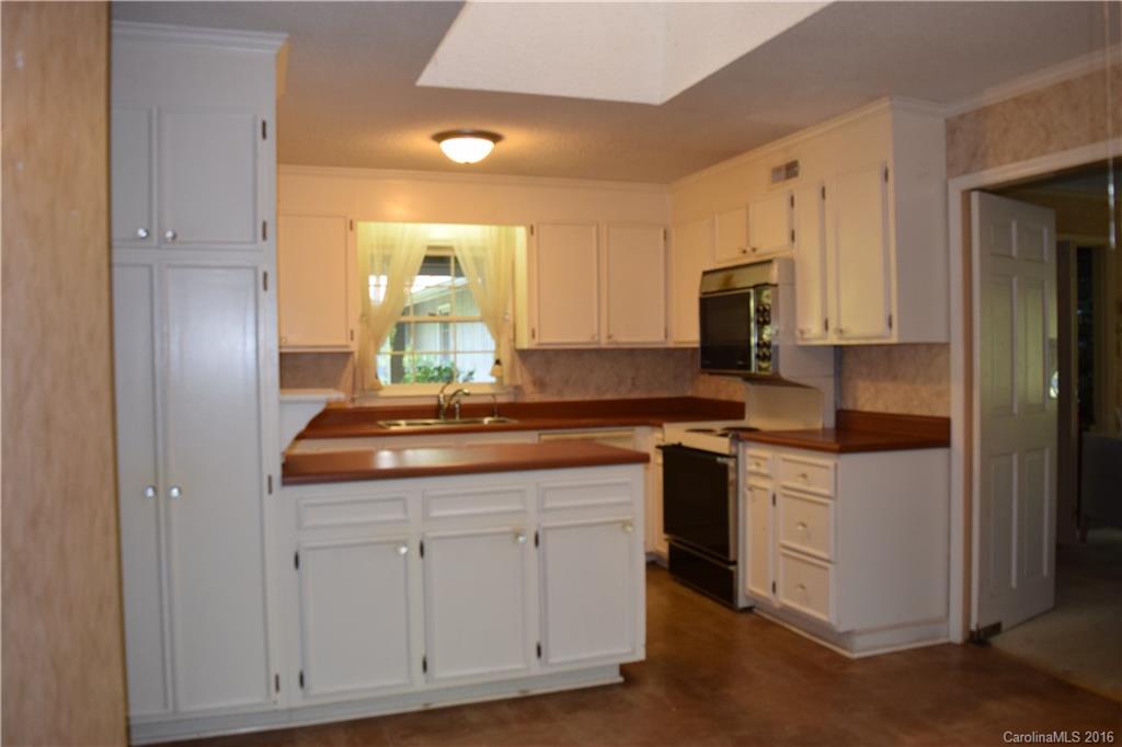 RIVER HILLS - Residential