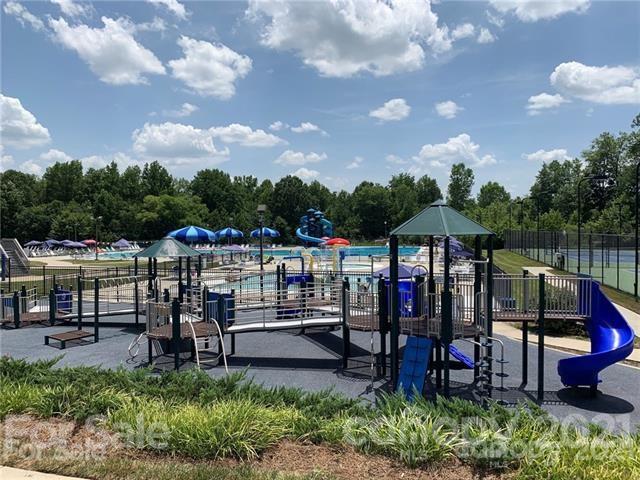 Moss Creek Village - Residential