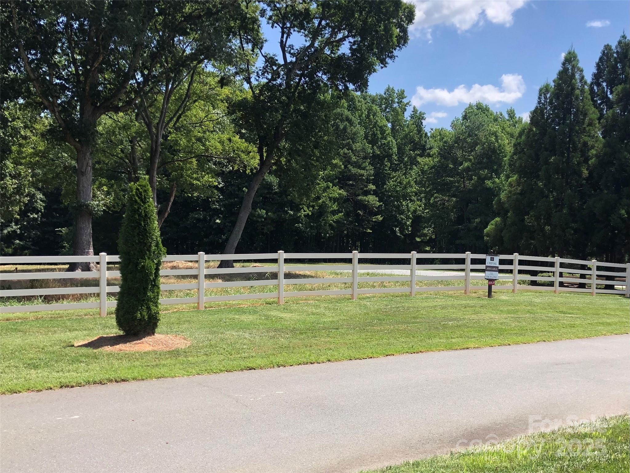 6639 Joli Cheval Lane 4