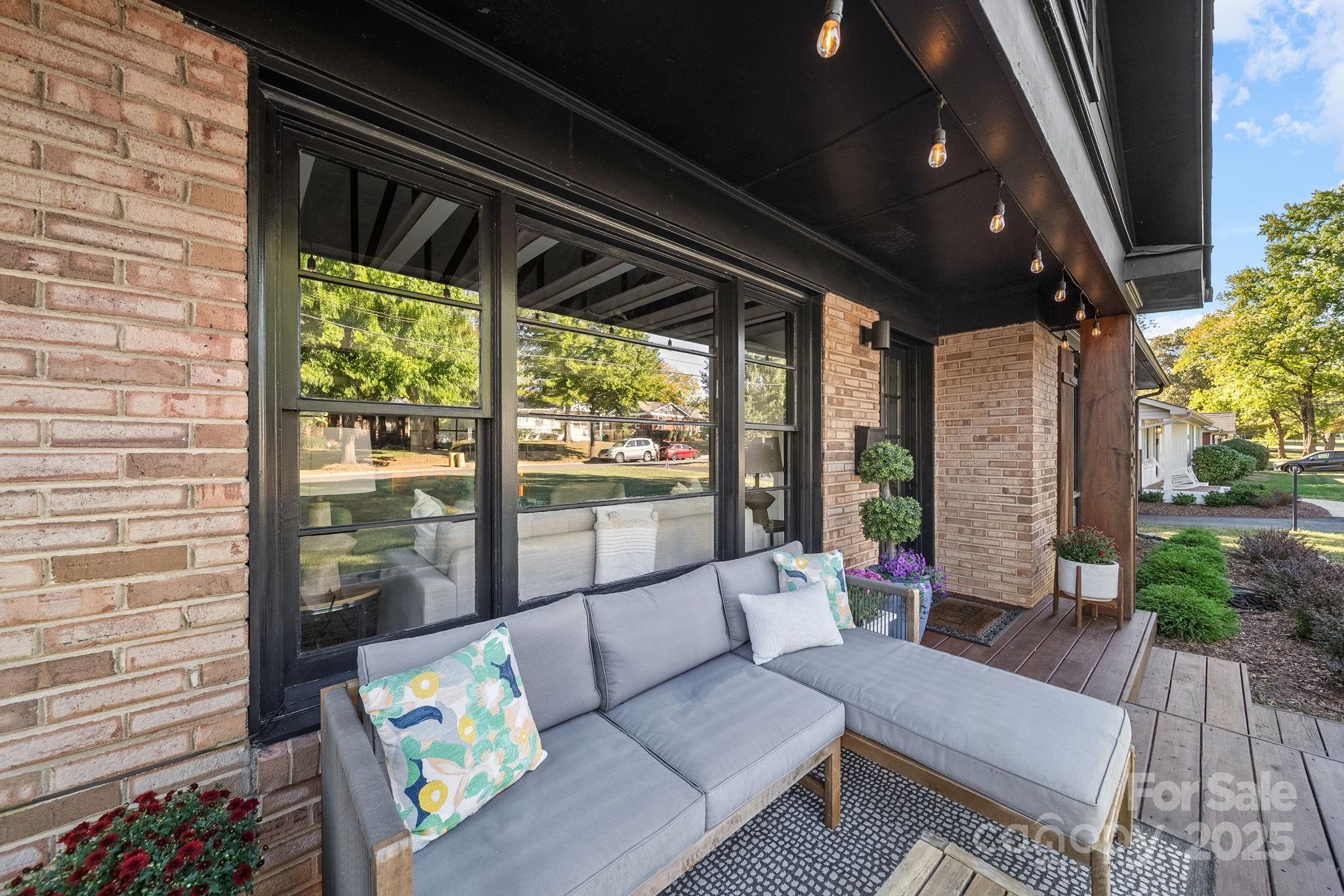 1526 Starbrook Drive