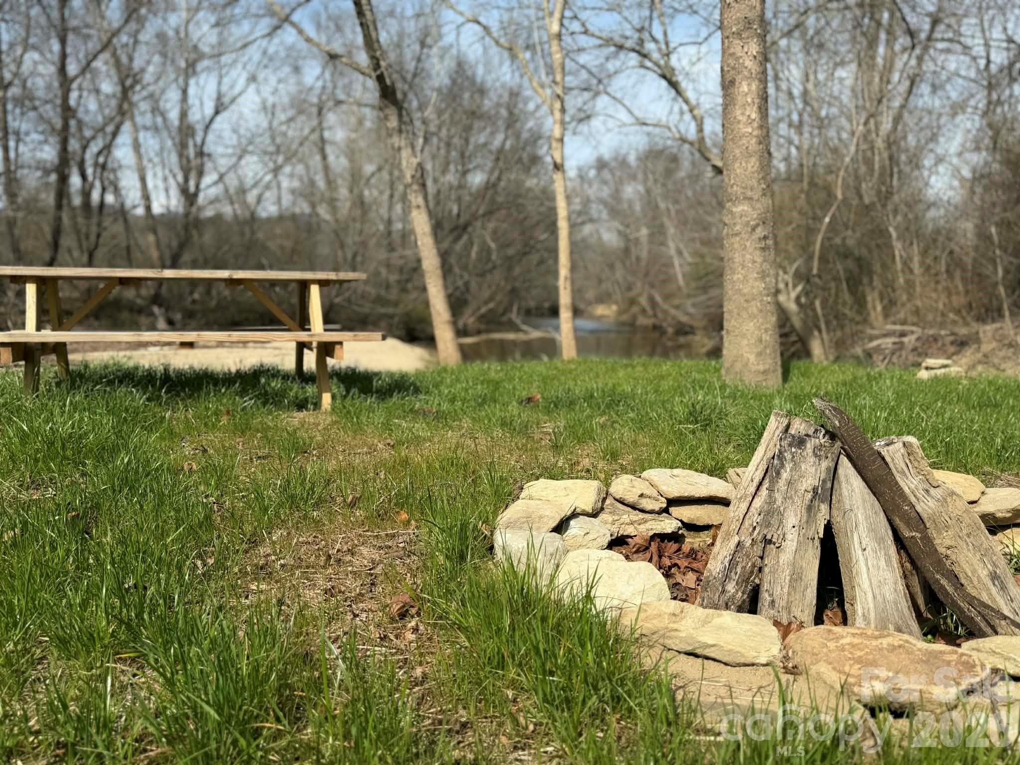 2742 Hwy 268 Highway