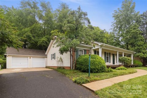 1821 Bonnie Lane Charlotte NC 28213