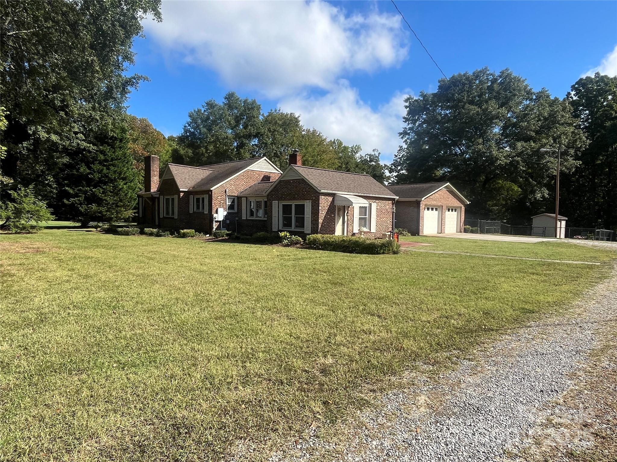 1970 N NC Hwy 16 Business Highway