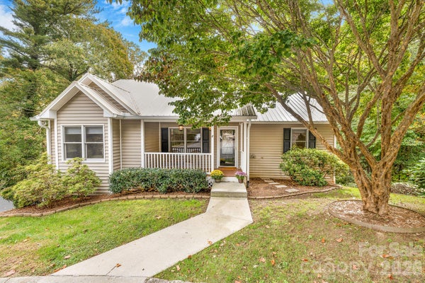 2 MAYBURY PL, ARDEN, NC 28704 - Image 4eccf3b17b9189ea0e5b3c824f26c1ca/399573223