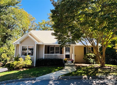 Photo of 2 Maybury Place, Arden, NC 28704 (MLS # 4430417)