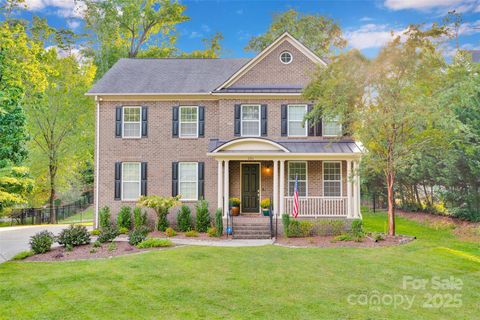 Photo of 226 Bubbling Well Road, Matthews, NC 28105 (MLS # 4307644)
