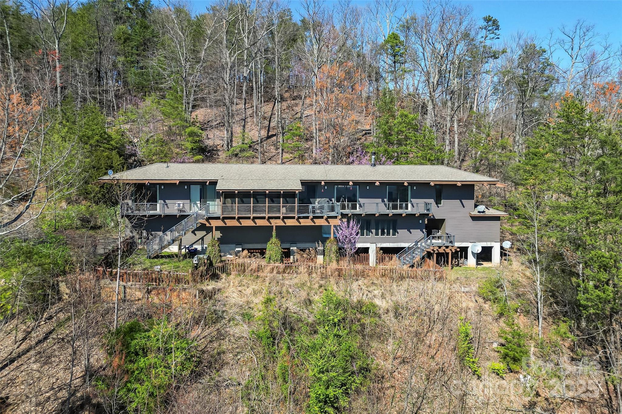 807 Pinnacle Parkway