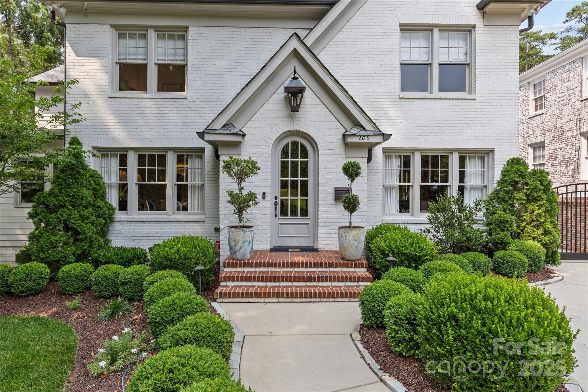 206 Hillside Avenue