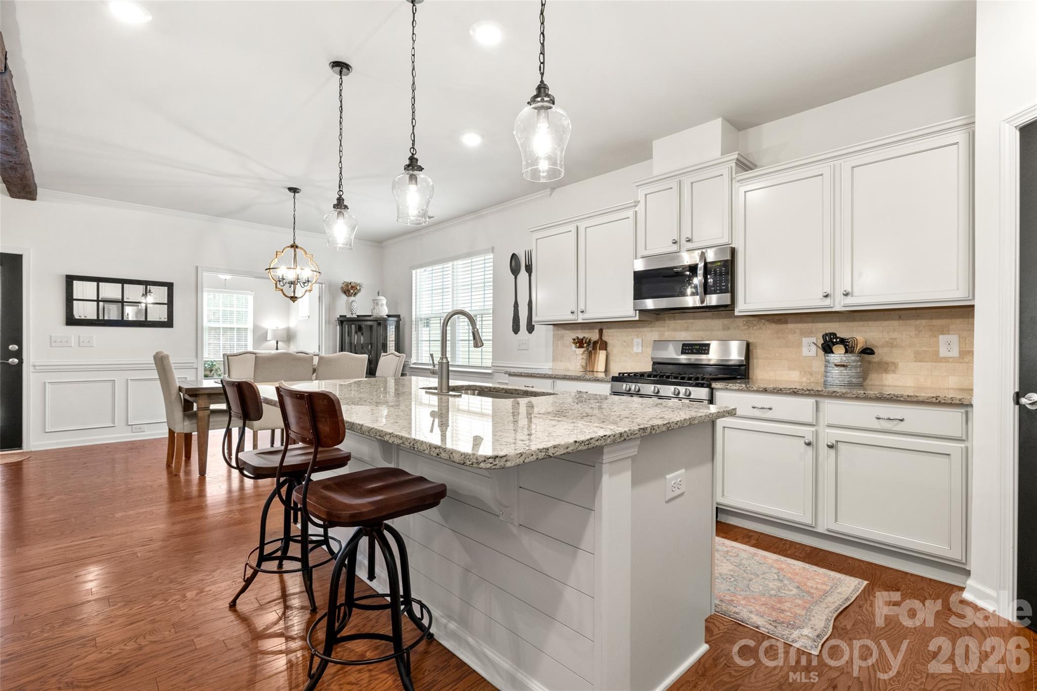 Imagery On Mtn Island - Residential