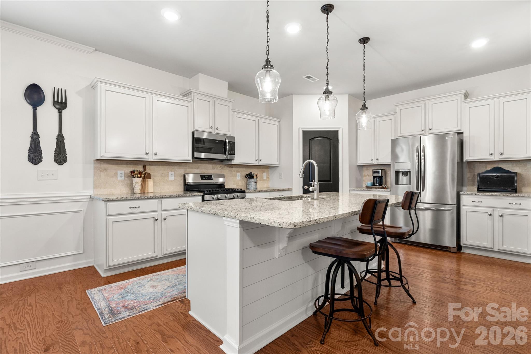 Imagery On Mtn Island - Residential