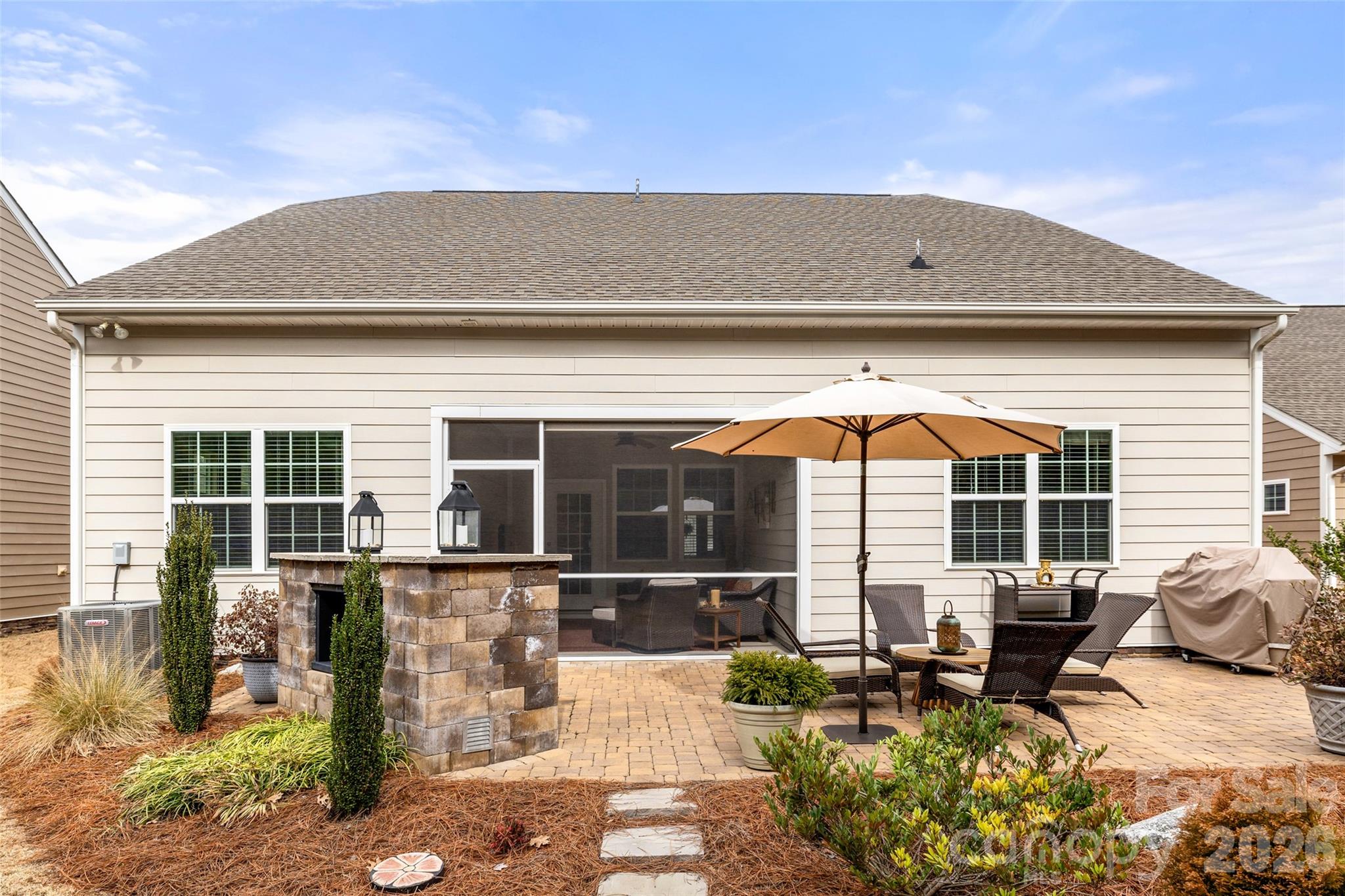 Imagery On Mtn Island - Residential