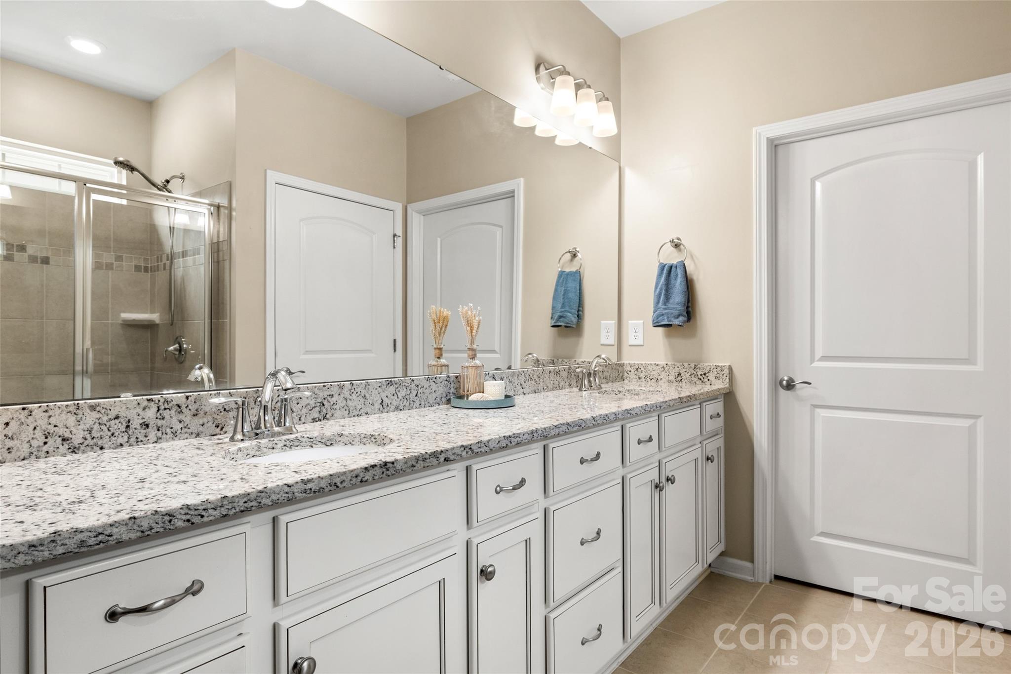 Imagery On Mtn Island - Residential