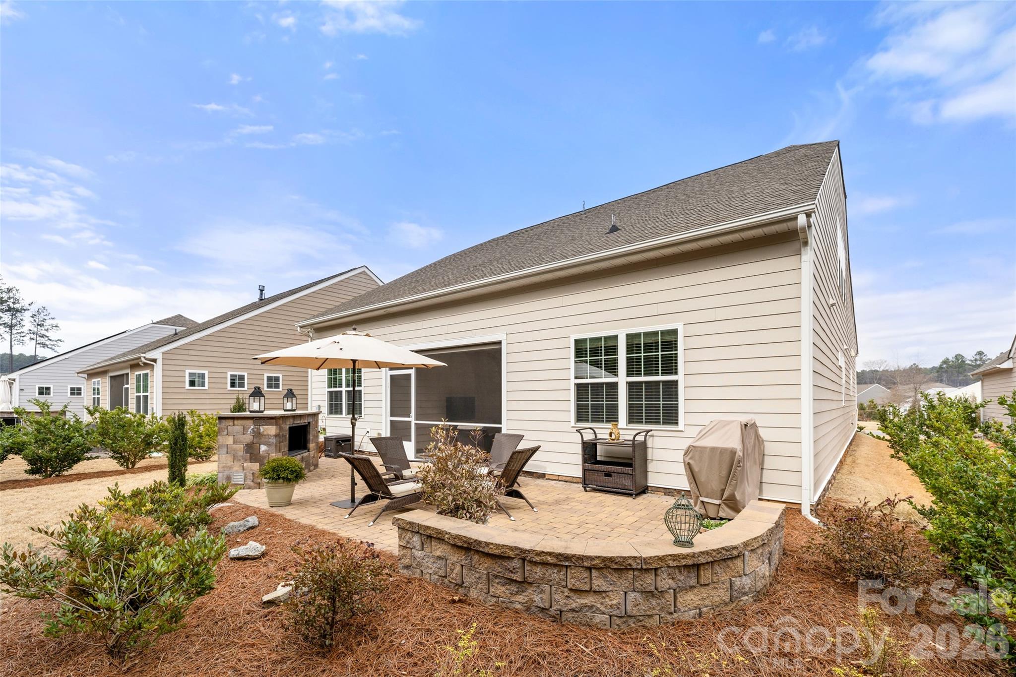 Imagery On Mtn Island - Residential