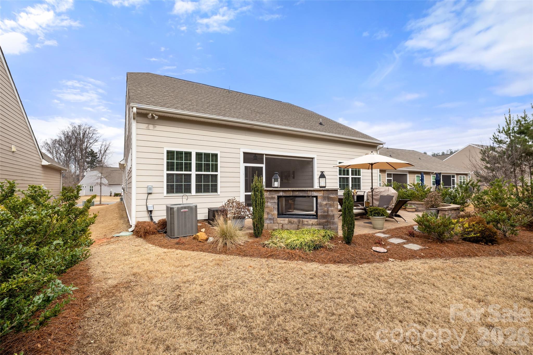 Imagery On Mtn Island - Residential