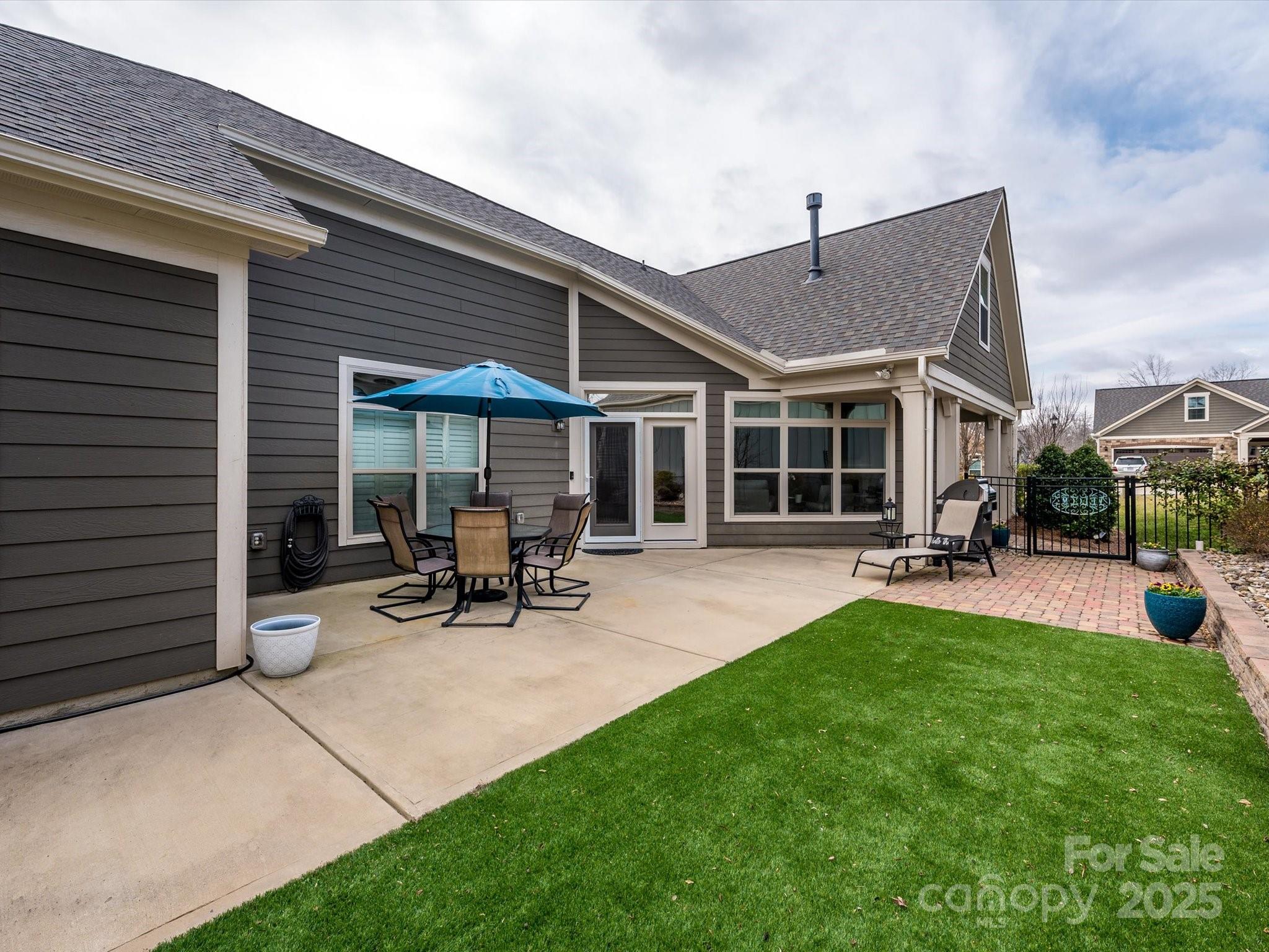 The Courtyards at Wesley Chapel - Residential
