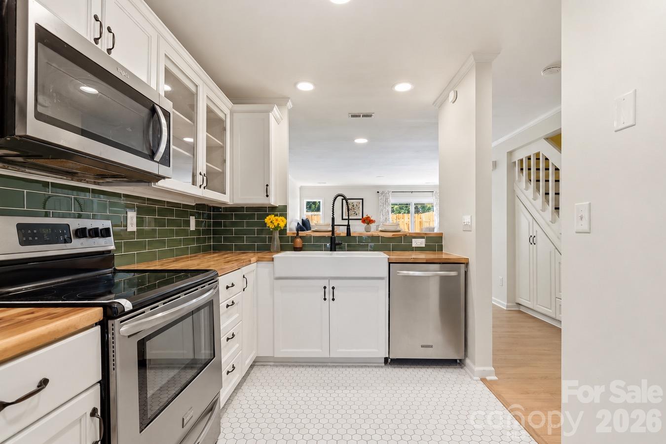3858 Mosscroft Lane 1702