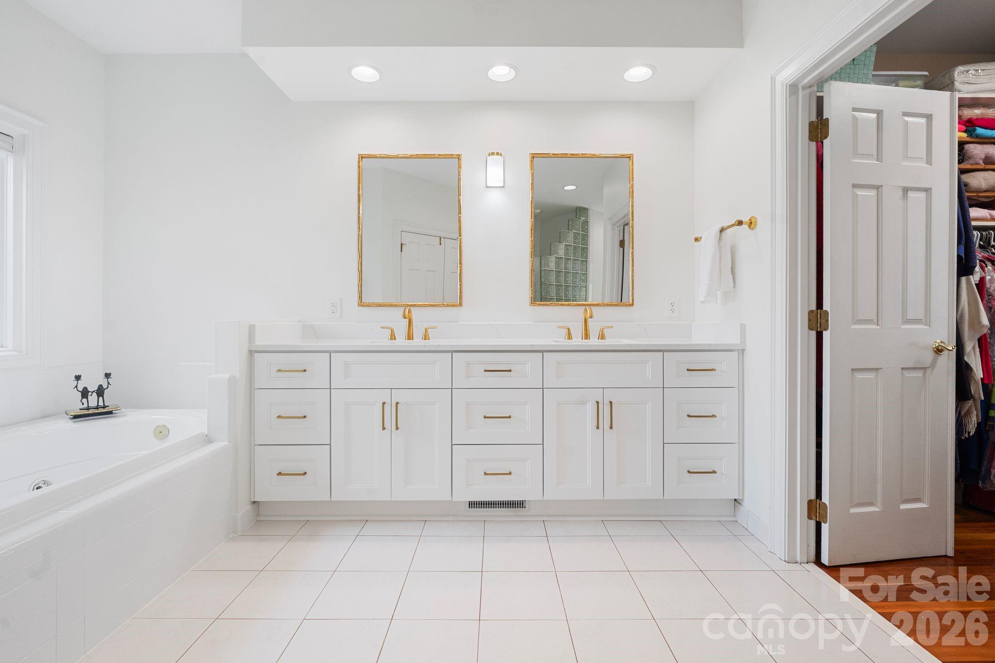 Grand Bay - Residential