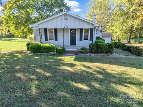 Photo of 628 New Hope Road, Flat Rock, NC 28731 (MLS # 4314570)