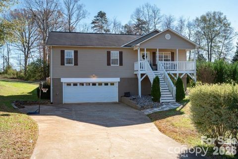 Photo of 1896 Bakers Glade Lane, Hickory, NC 28602 (MLS # 4371934)