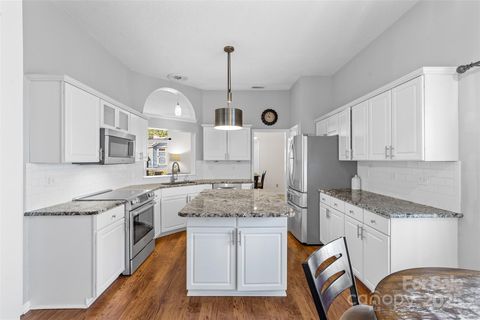 Photo of 3705 Armitage Drive, Charlotte, NC 28269 (MLS # 4301234) Photo of 3705 Armitage Drive, Charlotte, NC 28269 (MLS # 4301234)