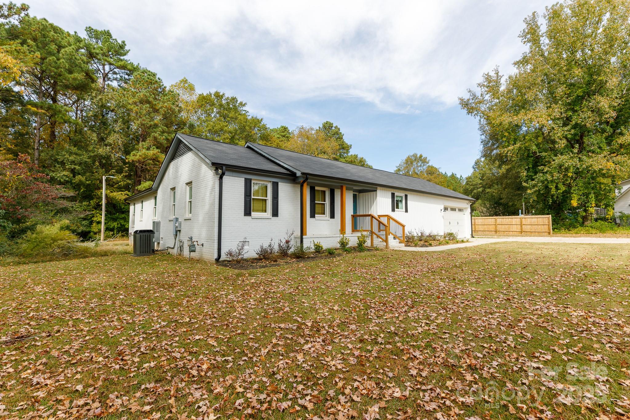 2184 Chanticleer Circle