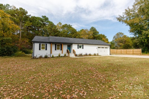 Photo for 2184 Chanticleer Circle