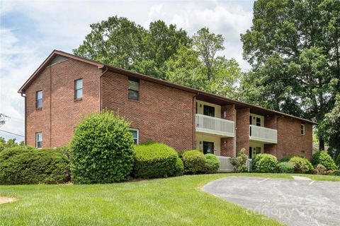 103 Oakwood Place Unit 4 Hendersonville NC 28792