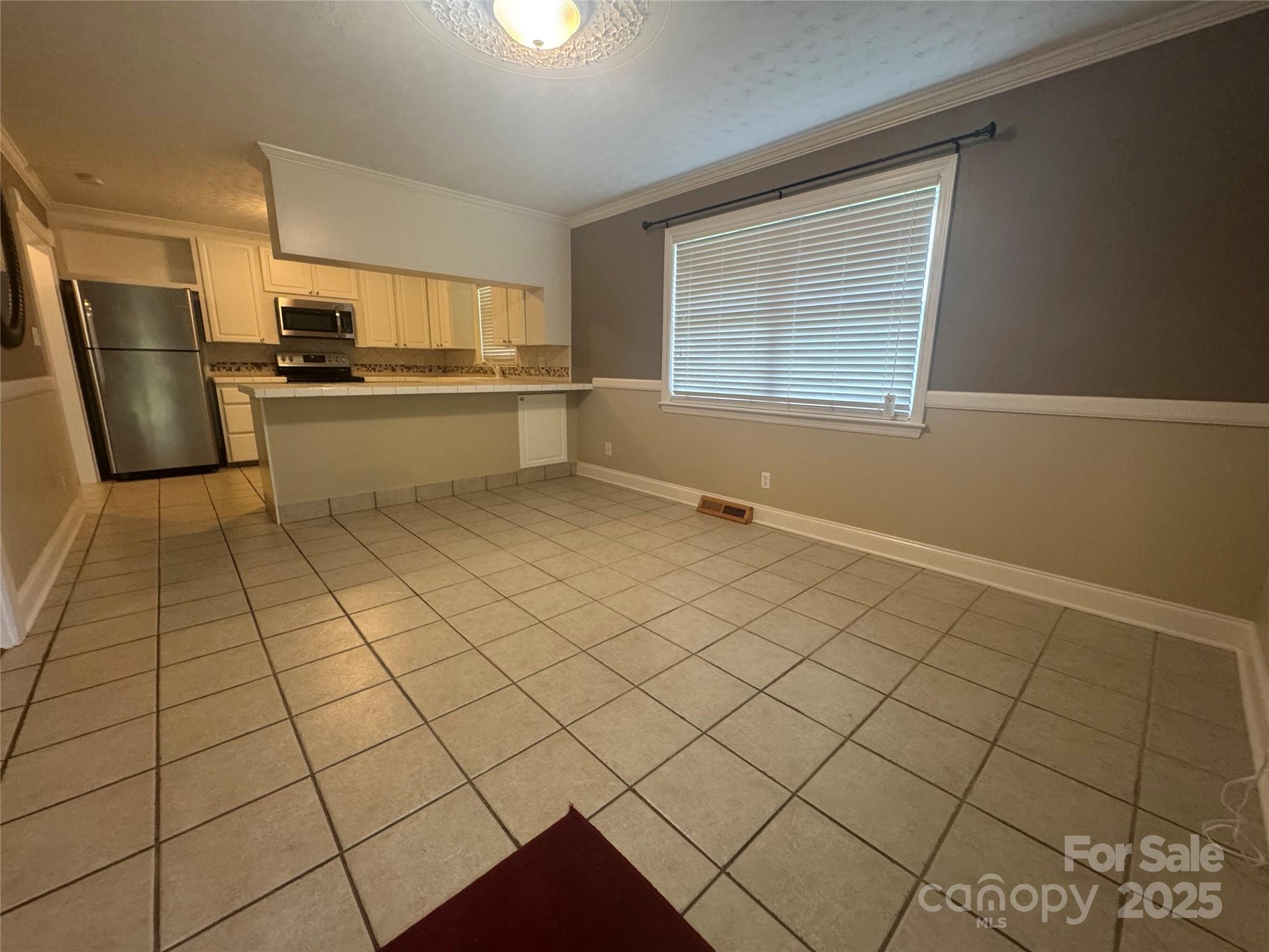 2028 Kings Road
