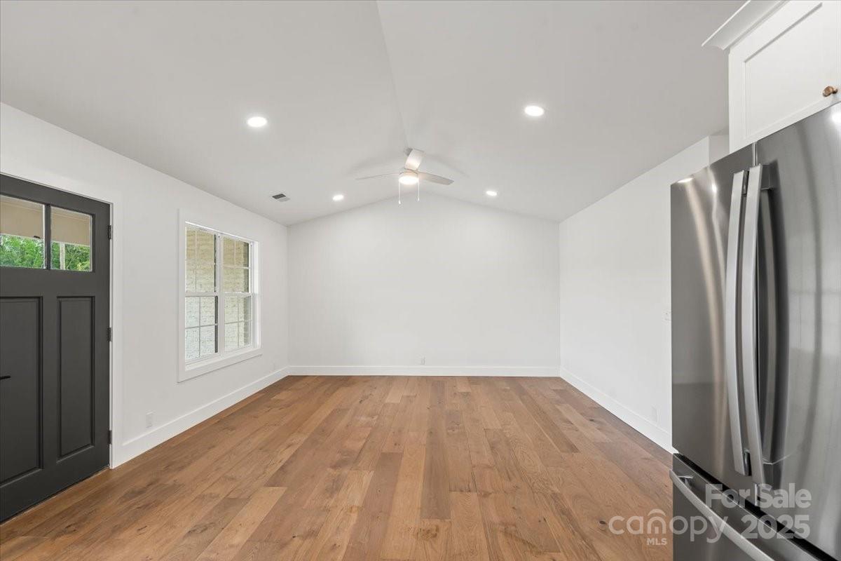 2429 Ellen Avenue